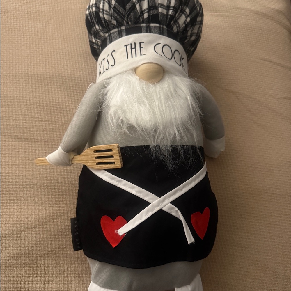 NWT Rae Dunn Chef ‘Kiss the Cook’ Gnome with Black Apron and Red Heart